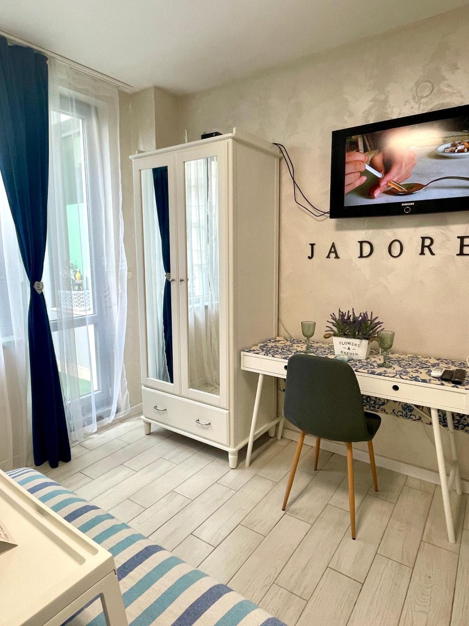 Jadore 大特尔诺沃 外观 照片
